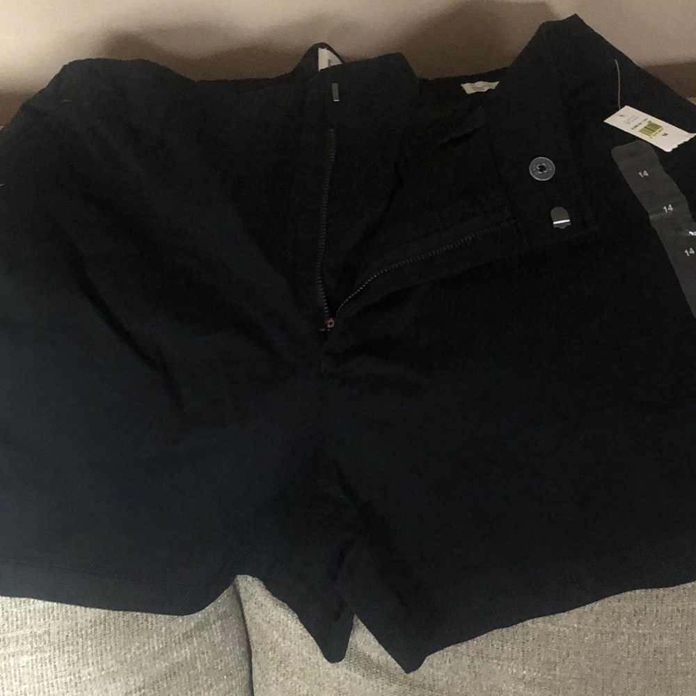 GAP Women's Black Flat Front Shorts